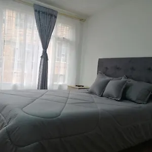 Maison d'hôtes Privada Cerca Al Aeropuerto Y Terminal, Bogotá